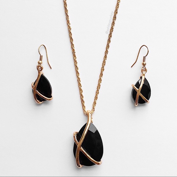 ✨2 for $5✨ black gold gem necklace earring set - Picture 1 of 3